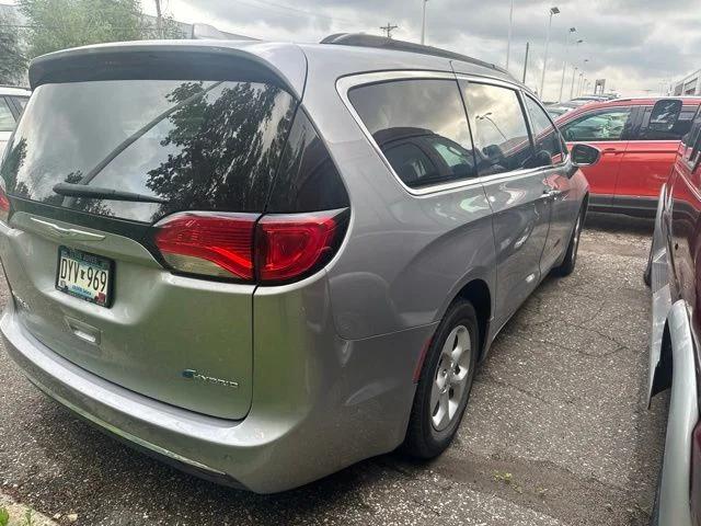 chrysler pacifica hybrid 2017 2C4RC1L70HR768818 image chrysler pacifica hybrid 2017 2C4RC1L70HR768818 image